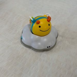 Skip Hop Bee